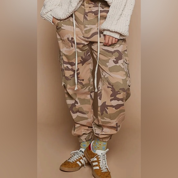 NWOT Cargo Camo pants - Picture 3 of 14